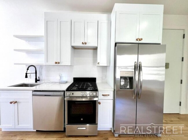 Primary Photo - 2 bedroom in BROOKLYN NY 11233