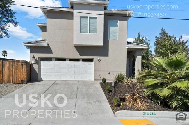 Building Photo - 5965 Hilltop Dr