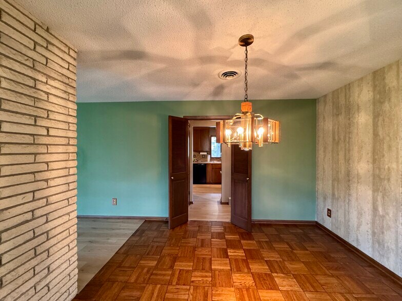 Dining room - 4007 Grimes Ave S
