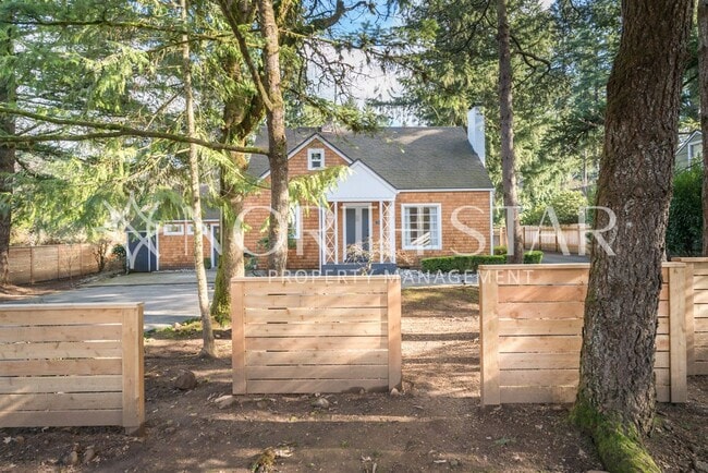 Building Photo - Newly Remodeled Lake Oswego Cottage With Lake Access.