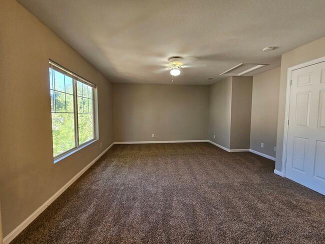 Building Photo - Near Buckley 4 Bed 3 Bath Home Central Air...