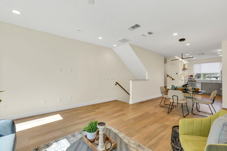 Building Photo - 2370 Filbert St