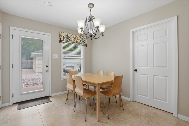 Building Photo - 9629 Maribelle Way