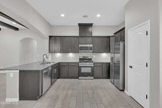 Building Photo - 10613 Hidden Palm Pl