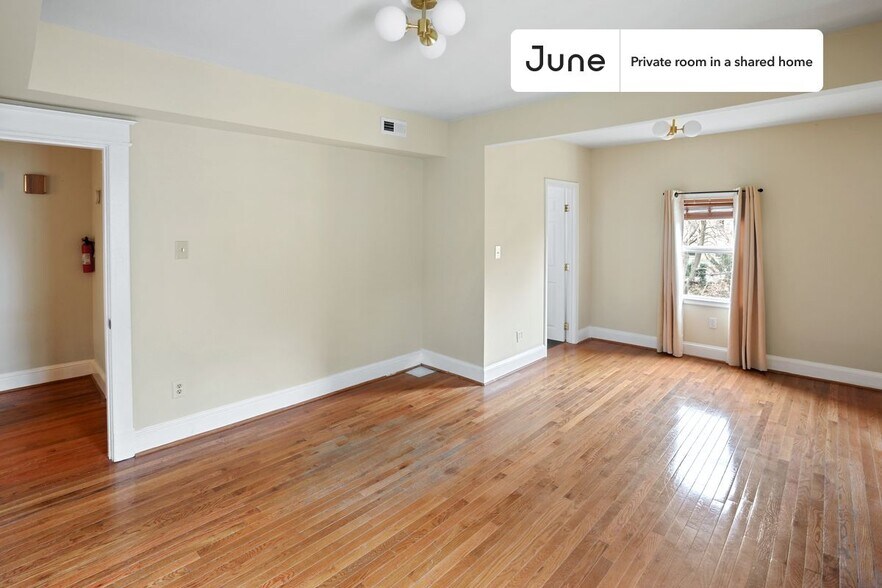 Building Photo - Room in Shared 5 bed/3 bath home in Brookland