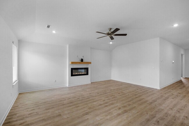 Building Photo - Stunning New 4-Bedroom Home with Modern Up...