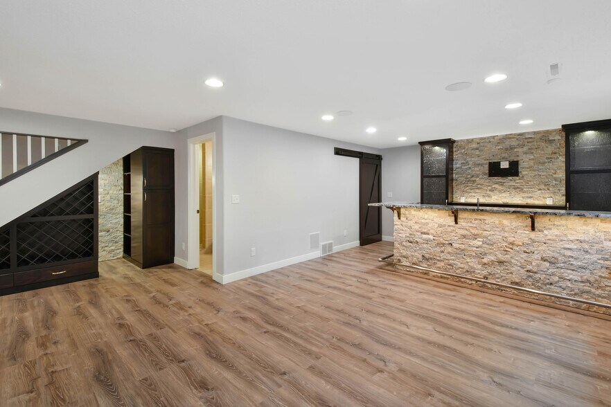 Building Photo - 154 W Beaton Dr