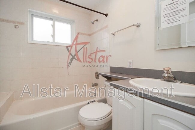 Building Photo - 1622 Northland Ave