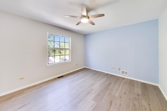 Building Photo - 505 Newbury Dr