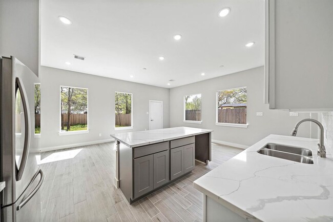 Building Photo - 4536 Sunflower St