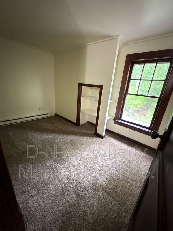 Building Photo - 4036 Manor Dr