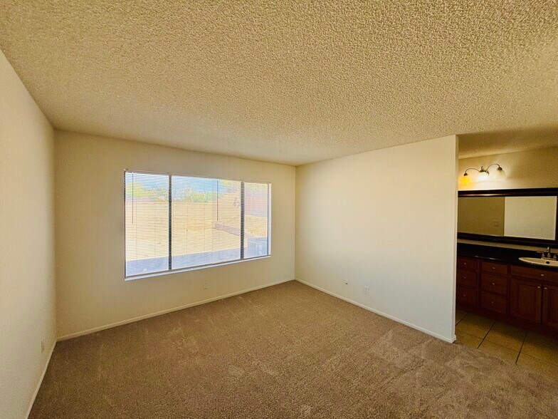 Building Photo - 36778 Spanish Broom Dr
