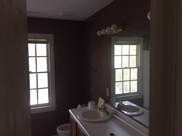 Building Photo - 4400 Labrador Dr