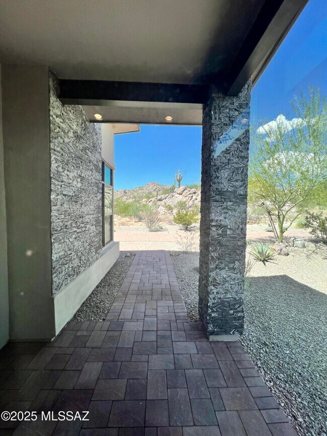 Building Photo - 14205 N Stone View Pl
