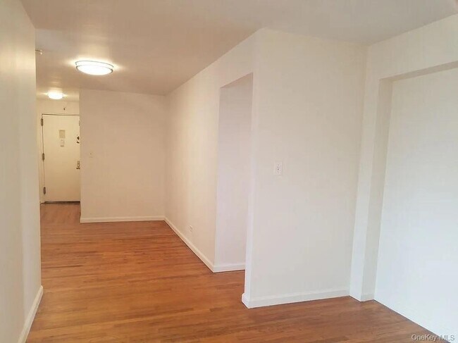 Building Photo - 2640 Marion Ave