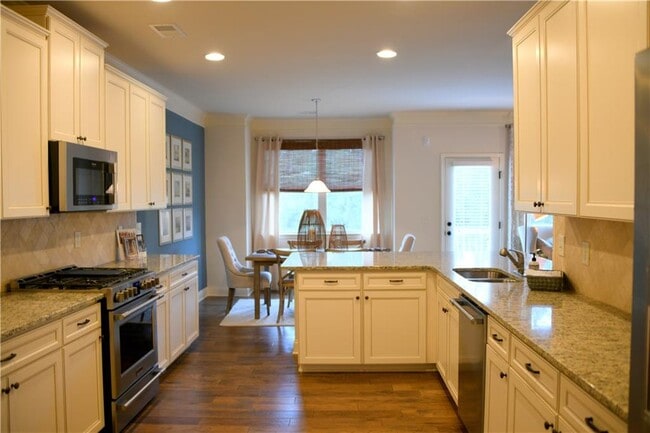 Building Photo - 5730 Lanier Valley Pkwy