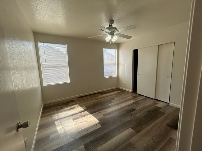 Building Photo - 5521 Ramirez St