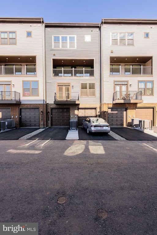 Building Photo - 21835 Express Ter