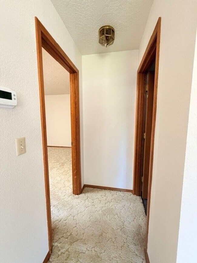 Building Photo - Charming 3-Bedroom Home with Garage & Lawn Care Included