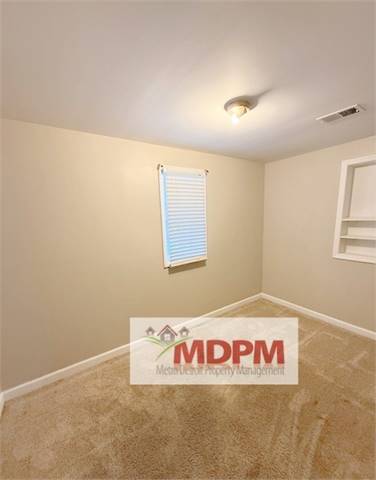 Building Photo - 9726 Log Cabin Trl