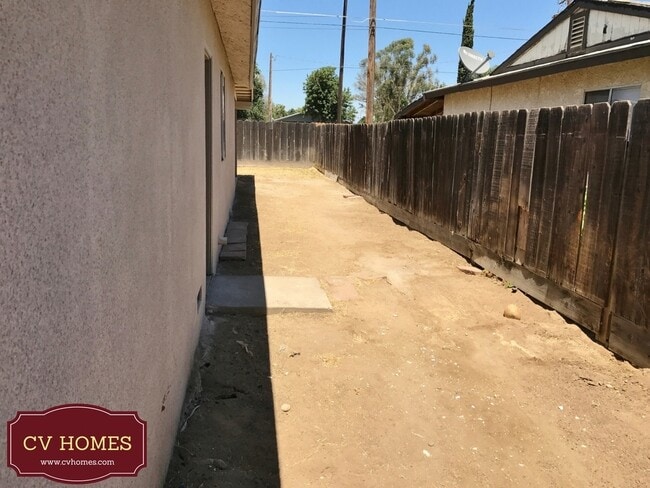 Building Photo - APPLY FOR THIS BEAUTIFUL HOME TODAY! (Avai...