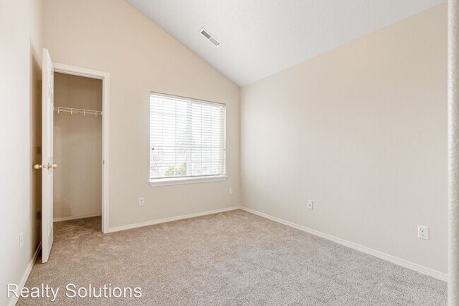 Building Photo - 3 br, 2.5 bath House - 17691 SW September ...