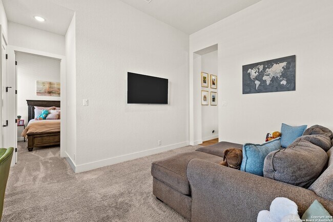 Building Photo - 507 Caliban