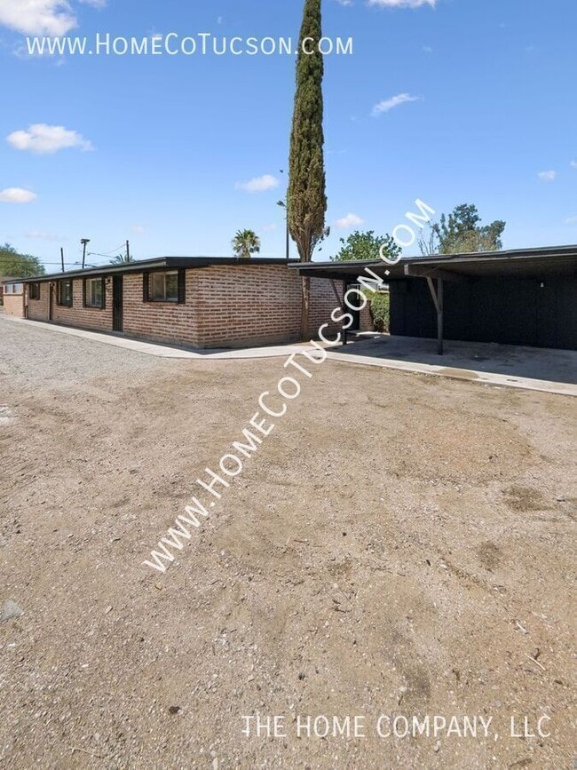 Building Photo - 4535 E Fairmount St