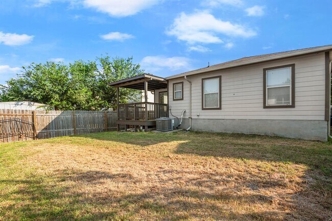 Building Photo - 13017 Lofton Cliff Dr