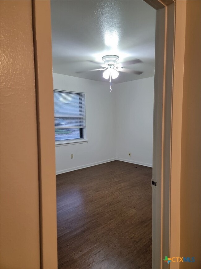 Building Photo - 604 S 11th St