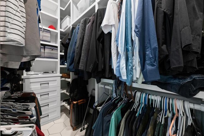 Building Photo - 8716 Bobcat Dr