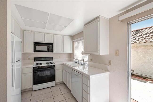 Building Photo - 253 Green Moor Pl
