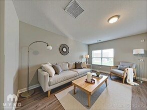 Building Photo - 2233 Bigwood Trl