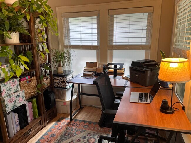 Building Photo - 4732 Harriet Ave