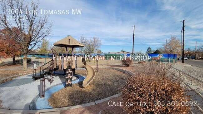 Building Photo - 3004 Los Tomases Dr NW