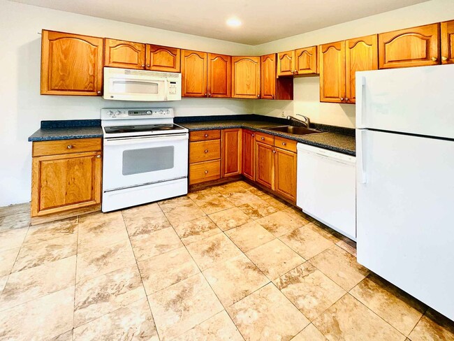 Building Photo - 5 bedroom, 2 bathroom house (29 East Terrace)