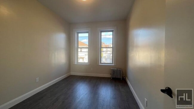 Building Photo - 4 bedroom in BROOKLYN NY 11218