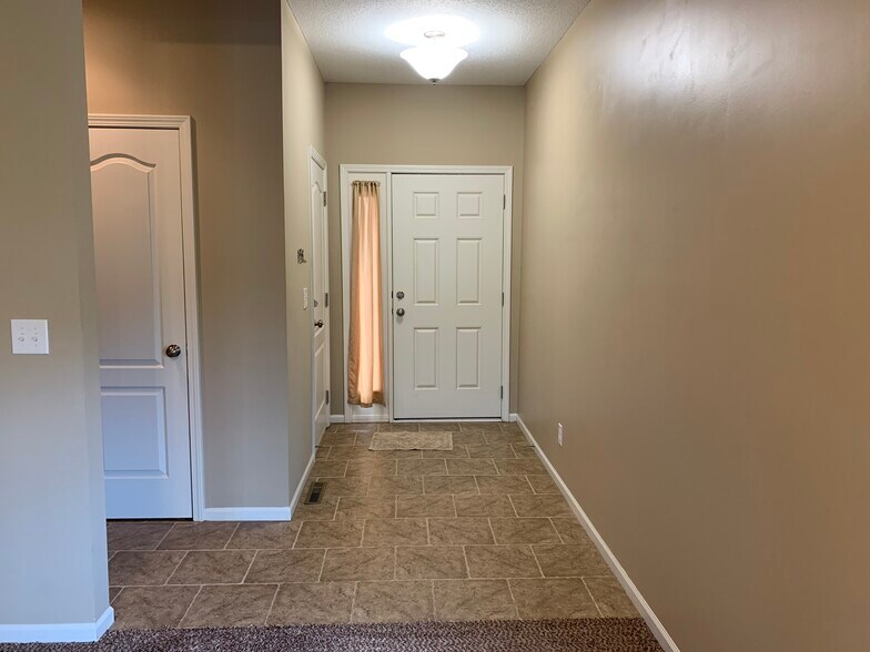Entryway - 1631 N 127th St