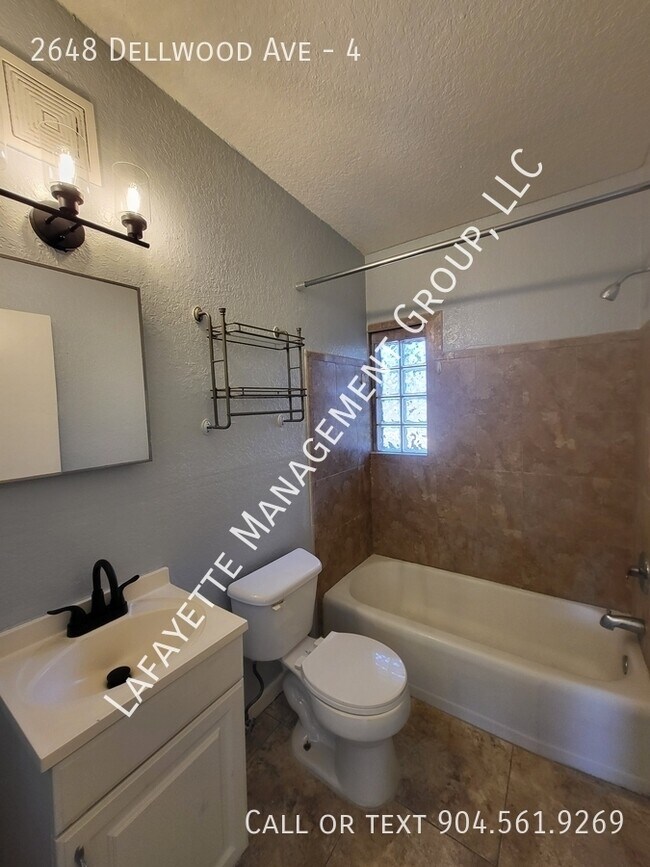 Building Photo - 2648 Dellwood Ave