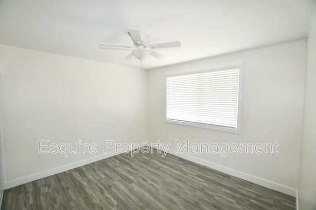 Building Photo - 69 Raemere St