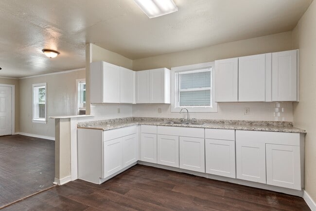 Building Photo - 4324 Avenue H