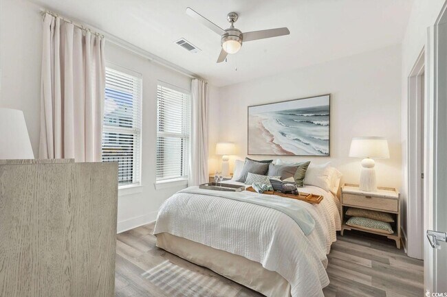 Building Photo - 331 Pickwick Dr