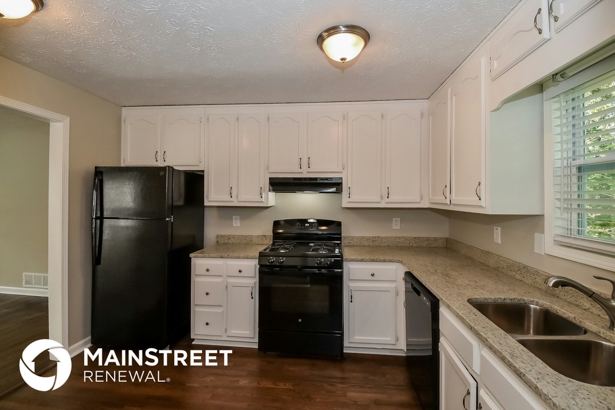 Building Photo - 4006 Oak Stone Dr