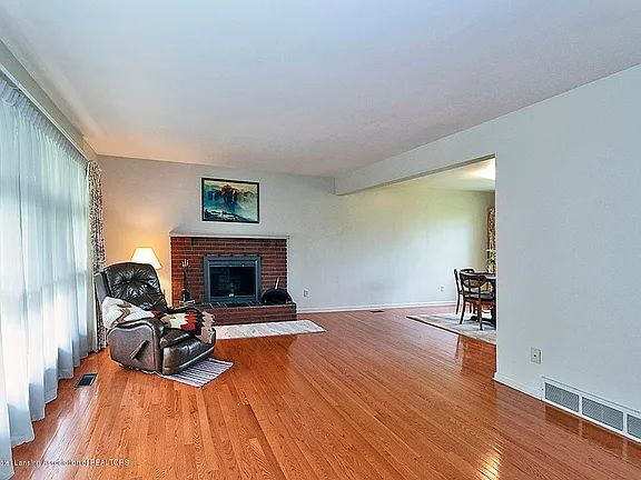 Building Photo - "Charming 3-Bed, 3-Bath Gem with Spacious 1774 Sq. Ft. in East Lansing"