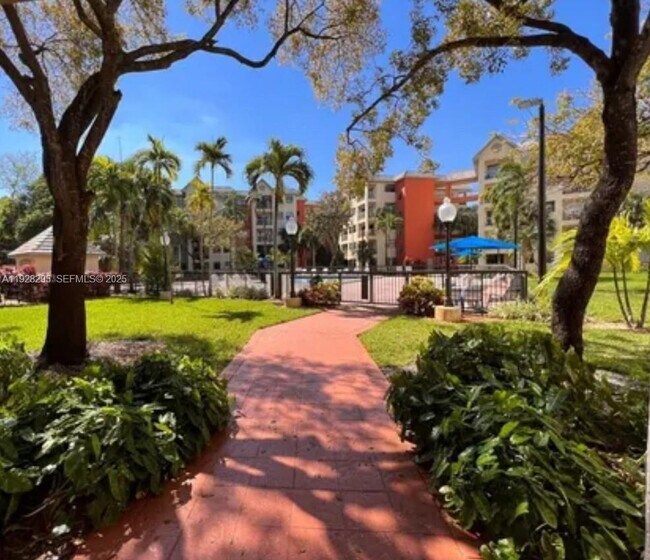 Building Photo - 8160 Geneva Ct