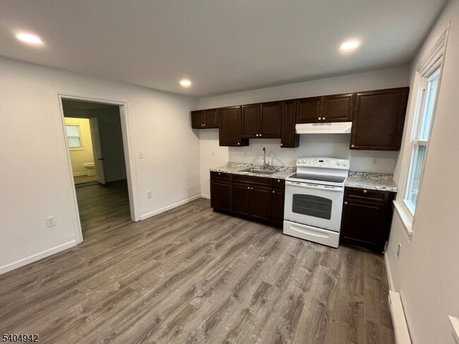 Building Photo - 9 Randall St