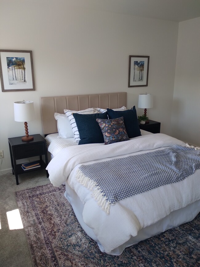 Building Photo - 2703 Pond Dr