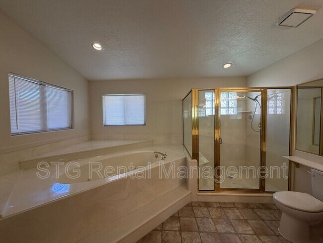 Building Photo - 3182 S Bloomington Dr W
