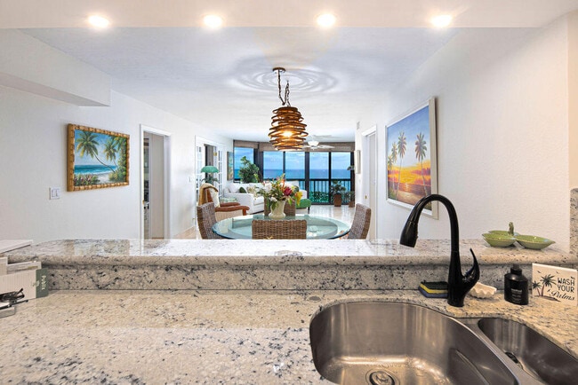 Building Photo - 9500 S Ocean Dr