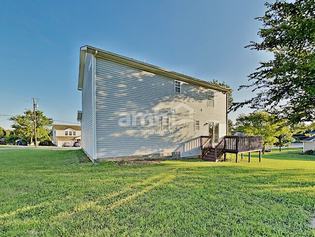 Building Photo - 511 Whitewater Ln